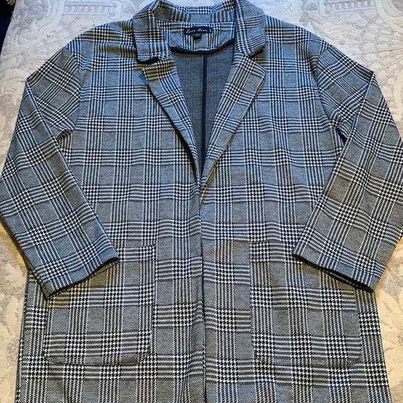 Love Tree Jackets & Blazers - Love Tree Women’s Plaid Open Long Length Jacket
